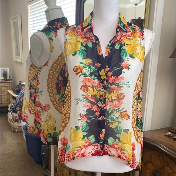 🎉SALE🎉Vibrant Yellow and Pink Sleeveless Blouse with Notched Collar - Picture 1 of 13
